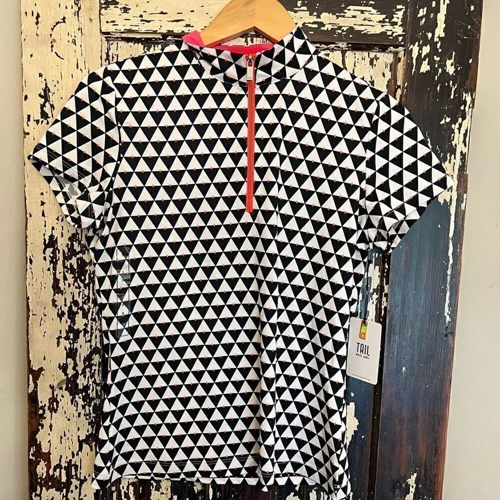 NWT Tail Activewear White Label women’s Gold Top. Size Small. UPF 50 jersey top.